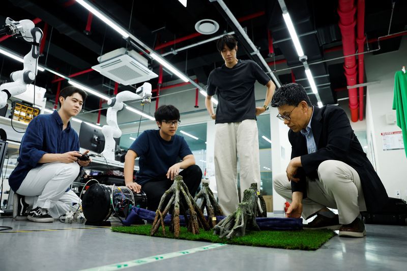 South Korean and American researchers develop robotic clothing that dresses itself without user assistance