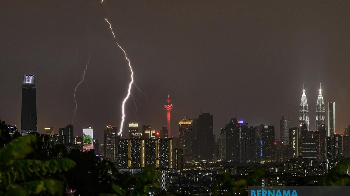 Severe Weather Alert Issued for KL and Eight States as Thunderstorms Loom