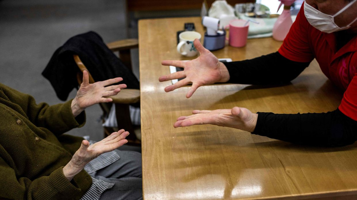Japanese Doctor's Provocative Novel on Elderly Care Sparks Debate Over Amputation Ethics