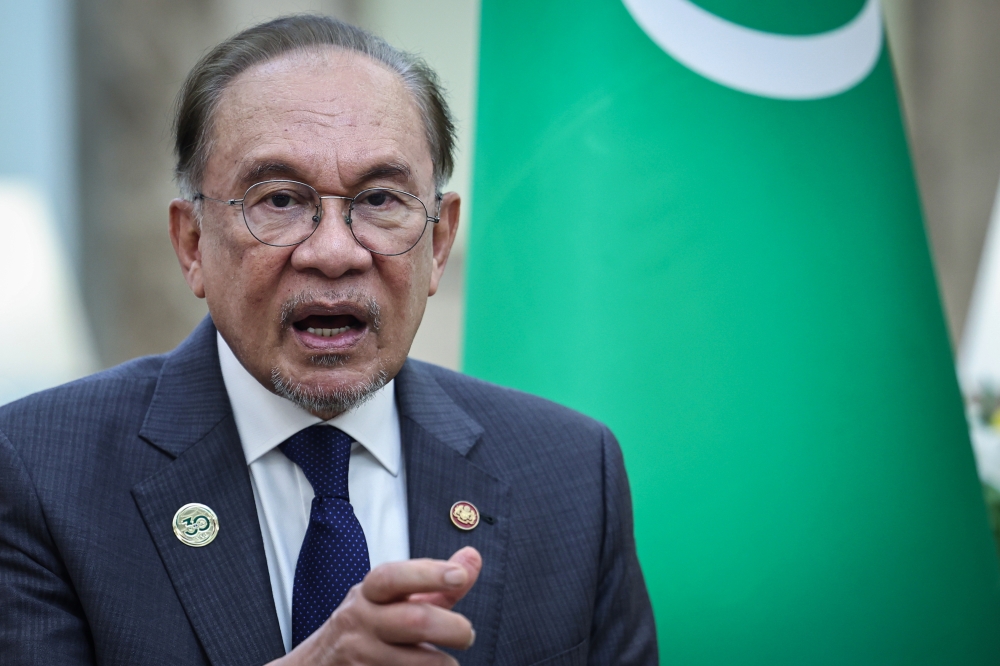 PM Anwar pays tribute to influential Islamic scholar John L. Esposito