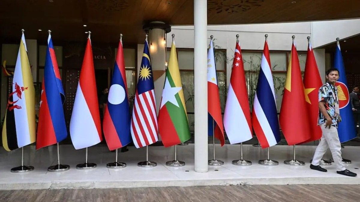 South China Sea tensions threaten to dominate ASEAN foreign ministers' gathering in Manila