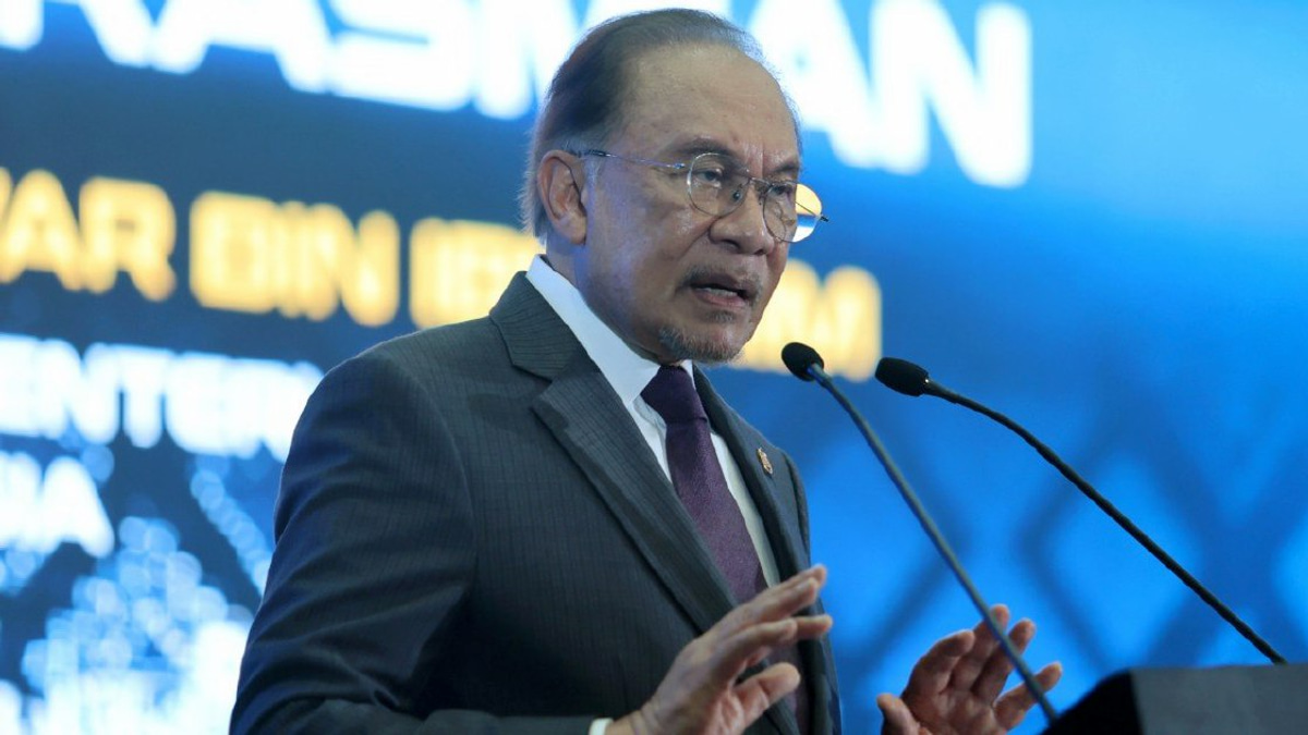 Anwar Warns Schools Against Covering Up Bullying to Protect Image