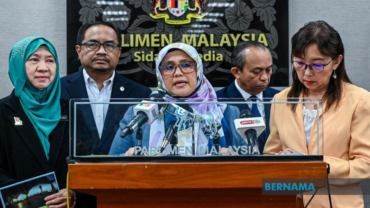 Malaysia Must Keep 70% Stake in Airport Operator, Says Parliament's Watchdog