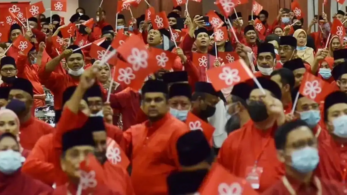 Bersatu's Coalition Role Becomes Untenable, Says PAS Treasurer