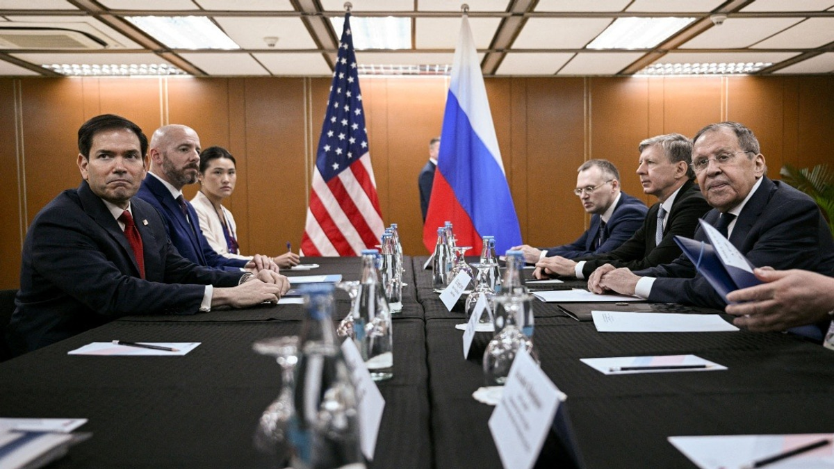 Russia and US Agree to Maintain Diplomatic Channels Amid Tension