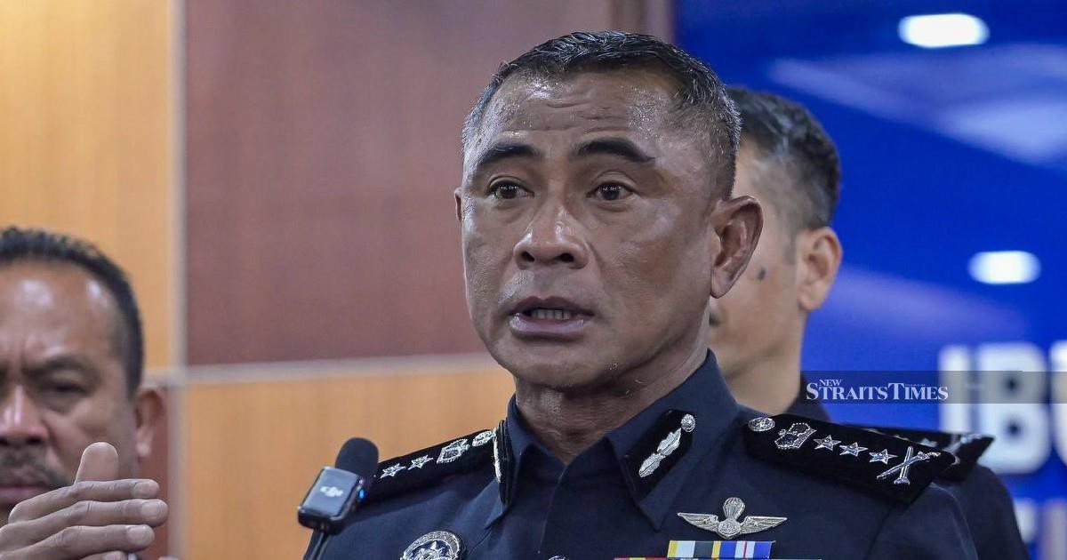 Five Chinese nationals arrested in major crackdown on organised burglary gang